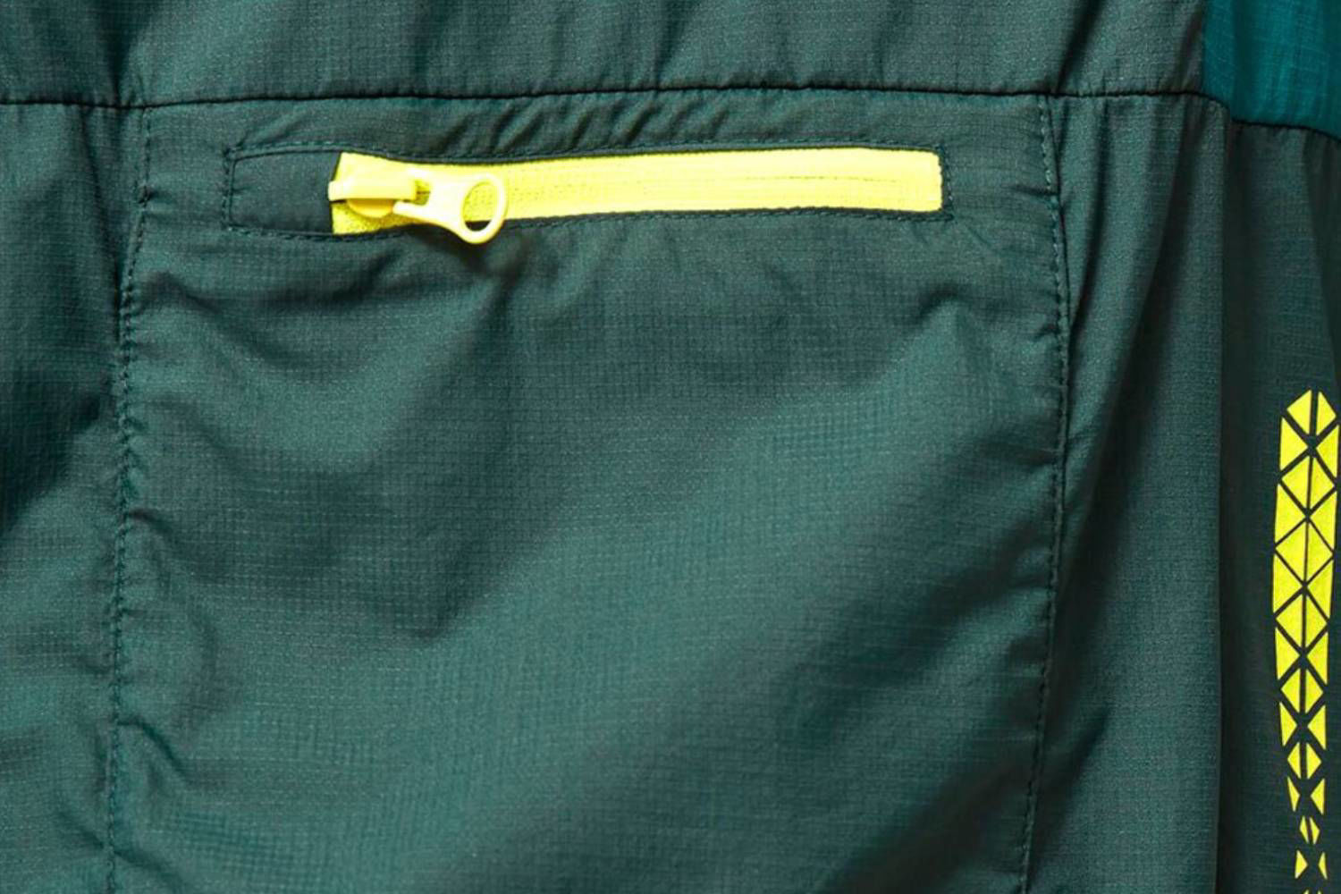 Picture of OAKLEY Elements Green Windproof Jacket